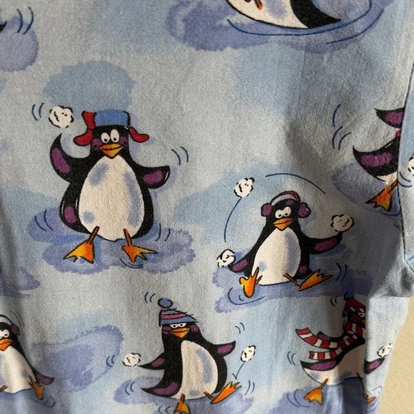 Peaches Uniforms Light Blue Penguin Print Scrub Top - Picture 3 of 4